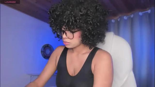 Image 2 of ravenlee_ Stream on Chaturbate on 1 month ago