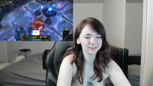 Image 12 of ravenmoore_97 Stream on Chaturbate on 22 months ago