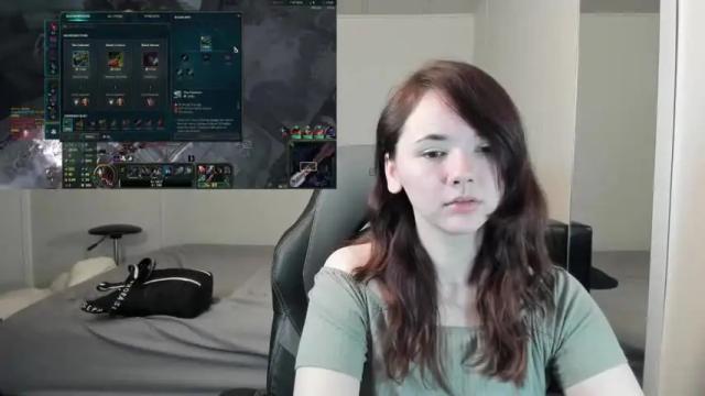 Image 4 of ravenmoore_97 Stream on Chaturbate on 22 months ago