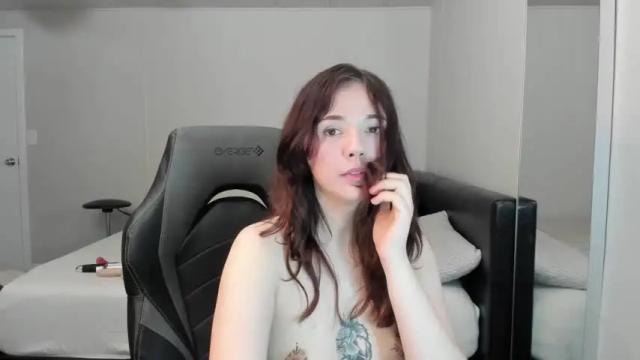 Image 12 of ravenmoore_97 Stream on Chaturbate on 22 months ago