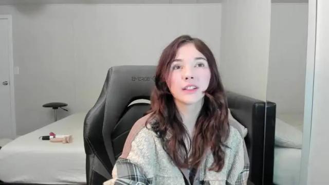 Image 3 of ravenmoore_97 Stream on Chaturbate on 22 months ago