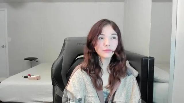 Image 4 of ravenmoore_97 Stream on Chaturbate on 22 months ago