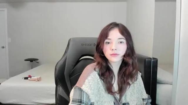 Image 6 of ravenmoore_97 Stream on Chaturbate on 22 months ago