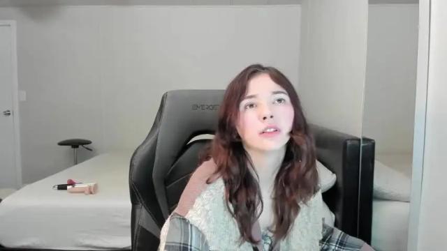 Image 7 of ravenmoore_97 Stream on Chaturbate on 22 months ago