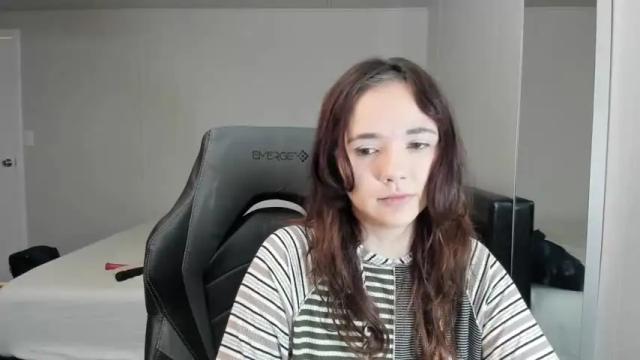 Image 11 of ravenmoore_97 Stream on Chaturbate on 21 months ago