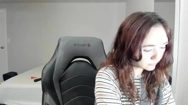 Image 7 of ravenmoore_97 Stream on Chaturbate on 21 months ago