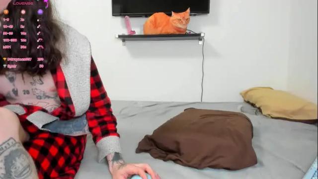 Image 12 of ravenoousbiter Stream on Chaturbate on 1 month ago