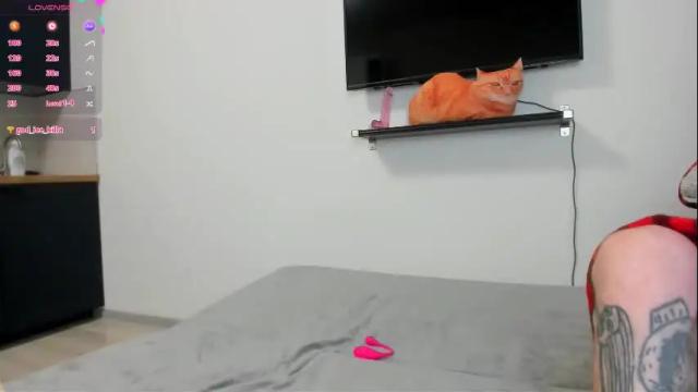 Image 7 of ravenoousbiter Stream on Chaturbate on 18 days ago