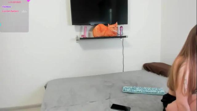 Image 7 of ravenoousbiter Stream on Chaturbate on 8 days ago
