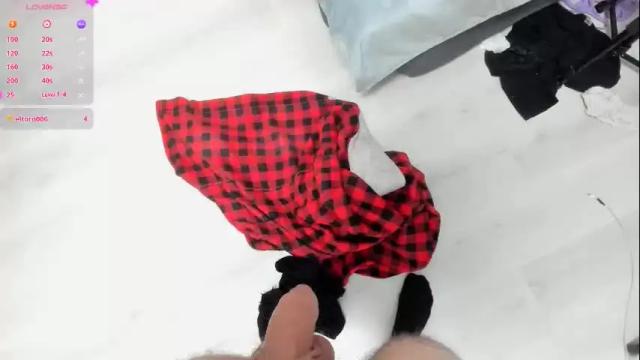 Image 10 of ravenoousbiter Stream on Chaturbate on 7 months ago