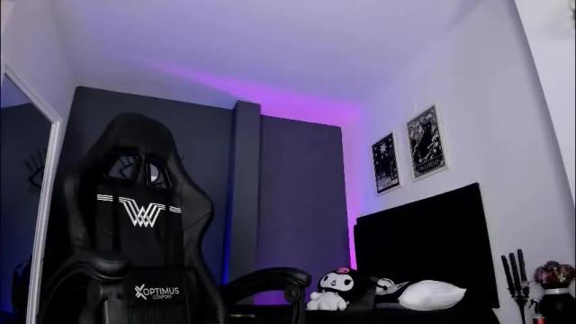 Image 4 of ravenwitch_ Stream on Chaturbate on 2 months ago