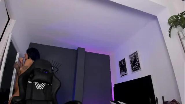 Image 8 of ravenwitch_ Stream on Chaturbate on 2 months ago