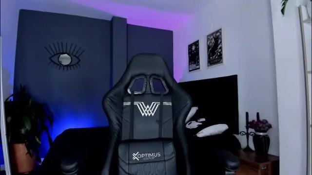 Image 12 of ravenwitch_ Stream on Chaturbate on 2 months ago
