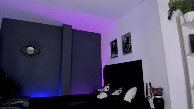 Image 2 of ravenwitch_ Stream on Chaturbate on 1 month ago