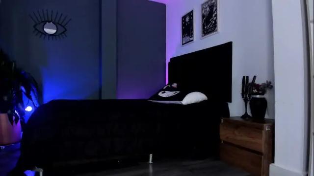Image 8 of ravenwitch_ Stream on Chaturbate on 1 month ago