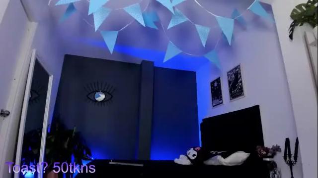 Image 4 of ravenwitch_ Stream on Chaturbate on 25 days ago
