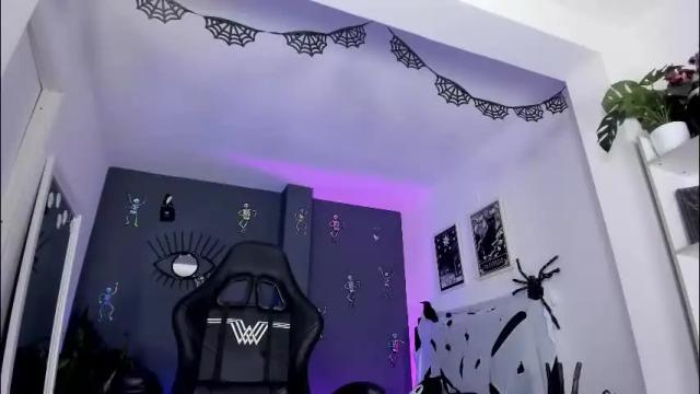 Image 4 of ravenwitch_ Stream on Chaturbate on 2 days ago