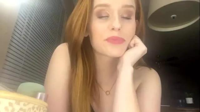 Image 3 of rayofsunshine_21 Stream on Chaturbate on 17 months ago