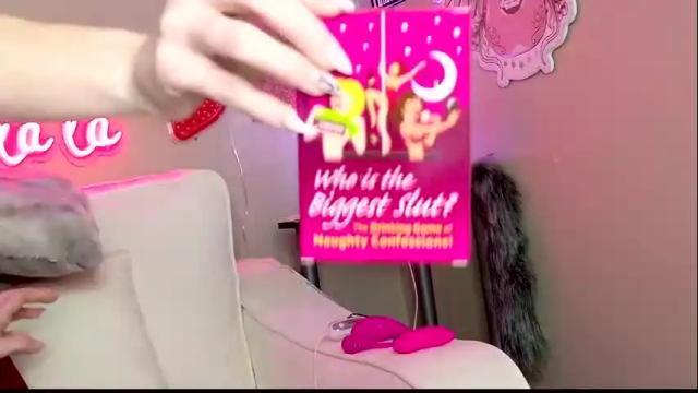 Image 2 of rayofsunshine_21 Stream on Chaturbate on 15 days ago
