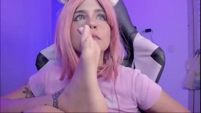 Image 3 of rea_winry Stream on Chaturbate on 2 months ago