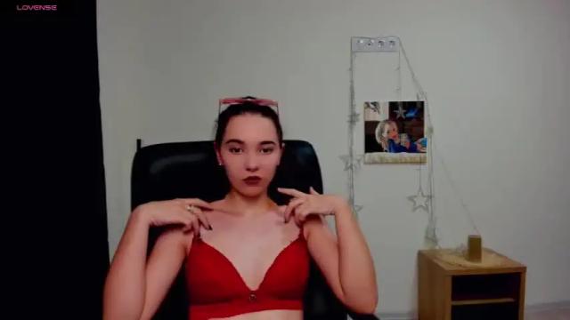 Image 10 of real_little_fox Stream on Chaturbate on 17 months ago