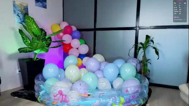 Image 12 of realalinacruz Stream on Chaturbate on 2 months ago