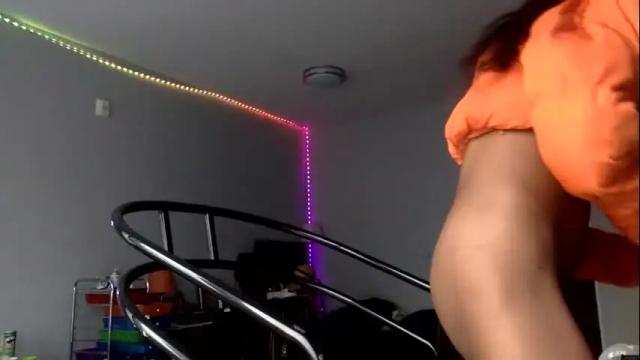Image 6 of realdrewreynolds Stream on Chaturbate on 2 months ago