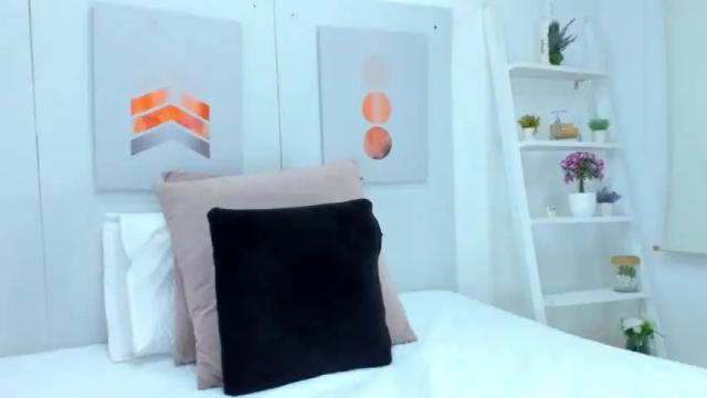 Image 7 of rebeca_loos Stream on Chaturbate on 19 months ago