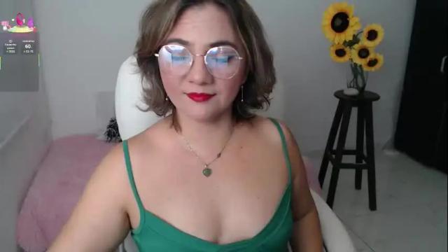 Image 10 of rebeca_milf Stream on Chaturbate on 1 month ago