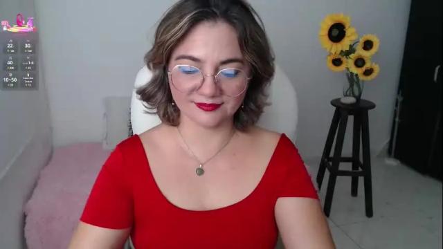 Image 12 of rebeca_milf Stream on Chaturbate on 1 month ago