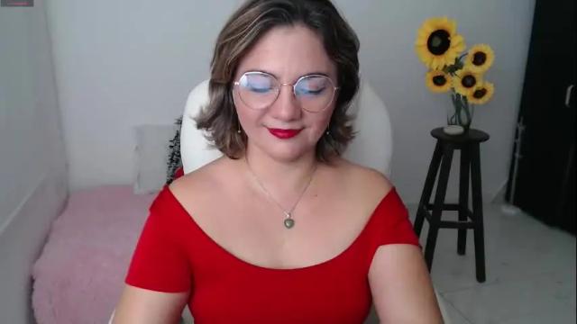 Image 8 of rebeca_milf Stream on Chaturbate on 1 month ago