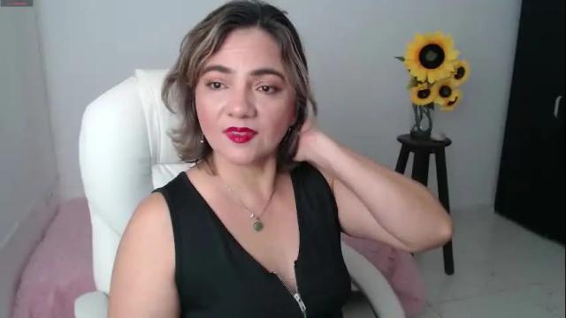 Image 4 of rebeca_milf Stream on Chaturbate on 1 month ago