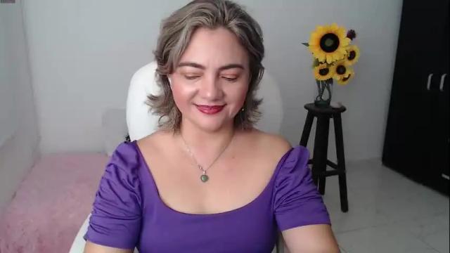 Image 10 of rebeca_milf Stream on Chaturbate on 26 days ago