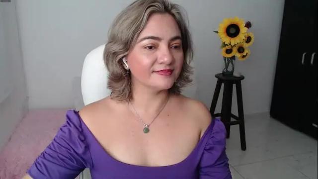 Image 8 of rebeca_milf Stream on Chaturbate on 26 days ago
