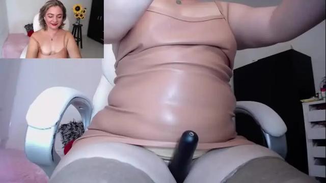 Image 4 of rebeca_milf Stream on Chaturbate on 25 days ago