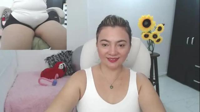 Image 6 of rebeca_milf Stream on Chaturbate on 23 days ago