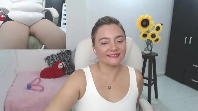 Image 7 of rebeca_milf Stream on Chaturbate on 23 days ago