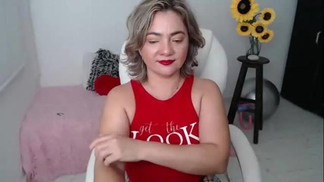 Image 12 of rebeca_milf Stream on Chaturbate on 10 days ago