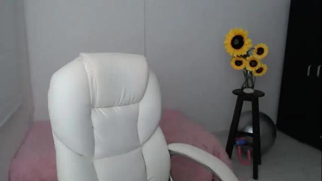 Image 7 of rebeca_milf Stream on Chaturbate on 5 days ago