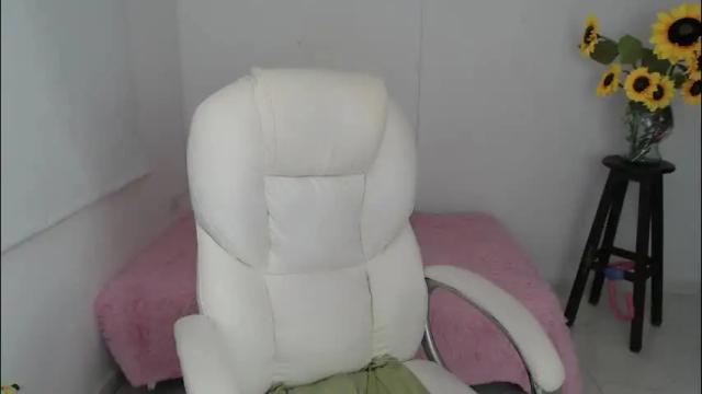 Thumbnail 2, rebeca_milf's Stream at Chaturbate, 1 month ago