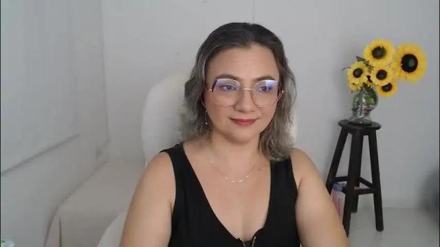 Thumbnail 1, rebeca_milf's Stream at Chaturbate, 25 days ago