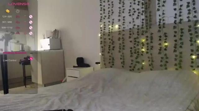 Image 7 of rebecca_aster Stream on Chaturbate on 14 months ago