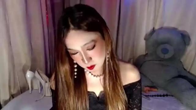 Image 10 of rebecca_desire Stream on Chaturbate on 17 months ago