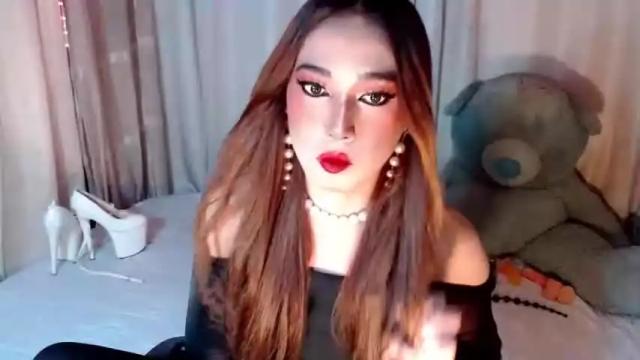 Image 4 of rebecca_desire Stream on Chaturbate on 17 months ago