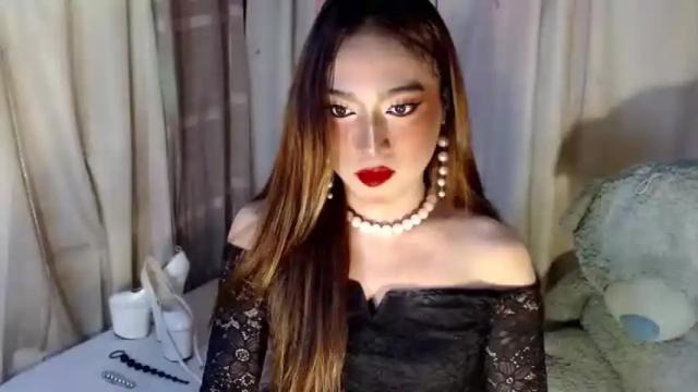 Image 2 of rebecca_desire Stream on Chaturbate on 17 months ago
