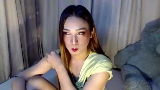 Image 2 of rebecca_desire Stream on Chaturbate on 15 months ago