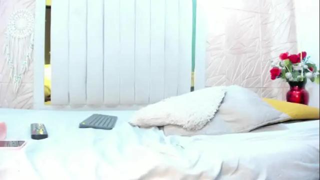 Image 4 of rebecca_mitchell Stream on Chaturbate on 26 days ago