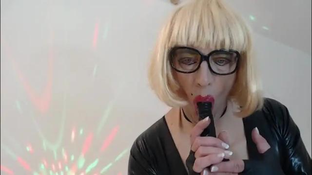 Image 12 of rebeccalachaude Stream on Chaturbate on 2 months ago