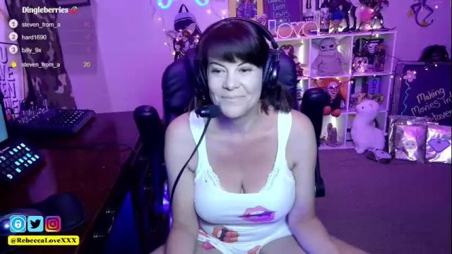 Image 2 of rebeccalovexxx Stream on Chaturbate on 1 month ago