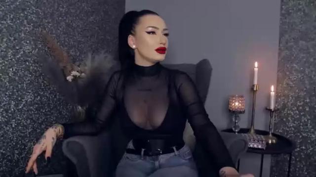Image 11 of rebeccamadden Stream on Chaturbate on 18 months ago